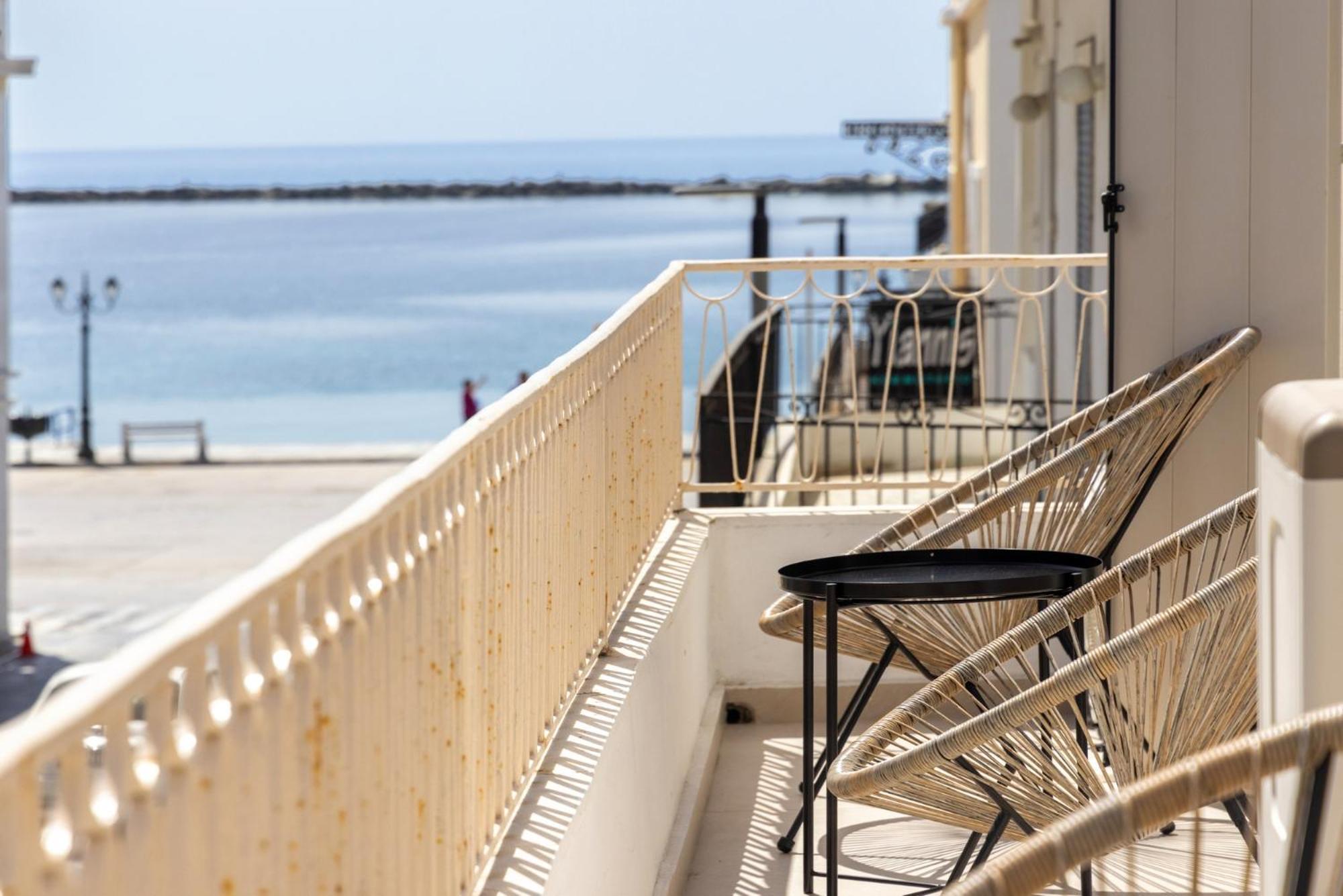 Alora Suites Tínos Eksteriør bilde