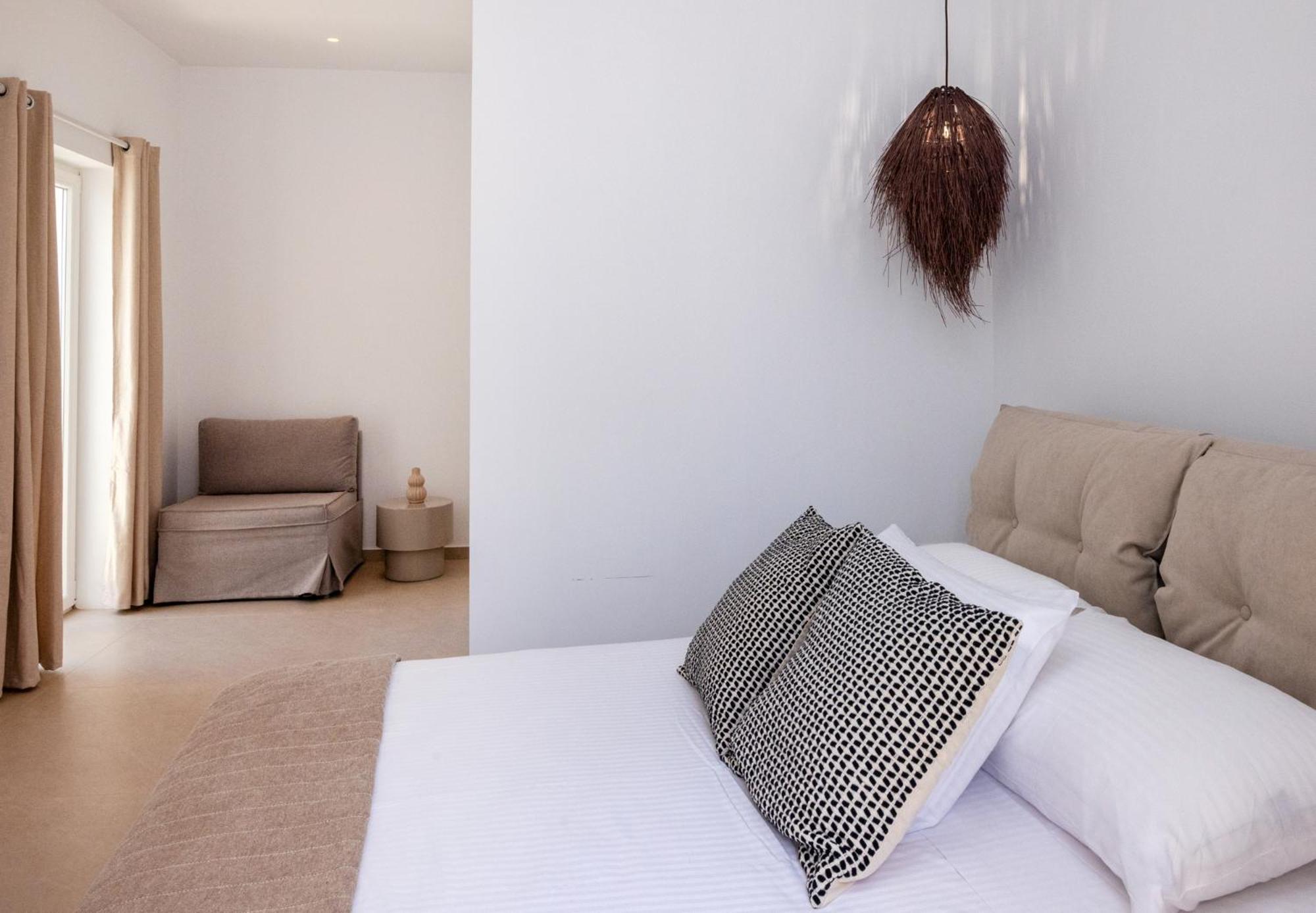Alora Suites Tínos Rom bilde