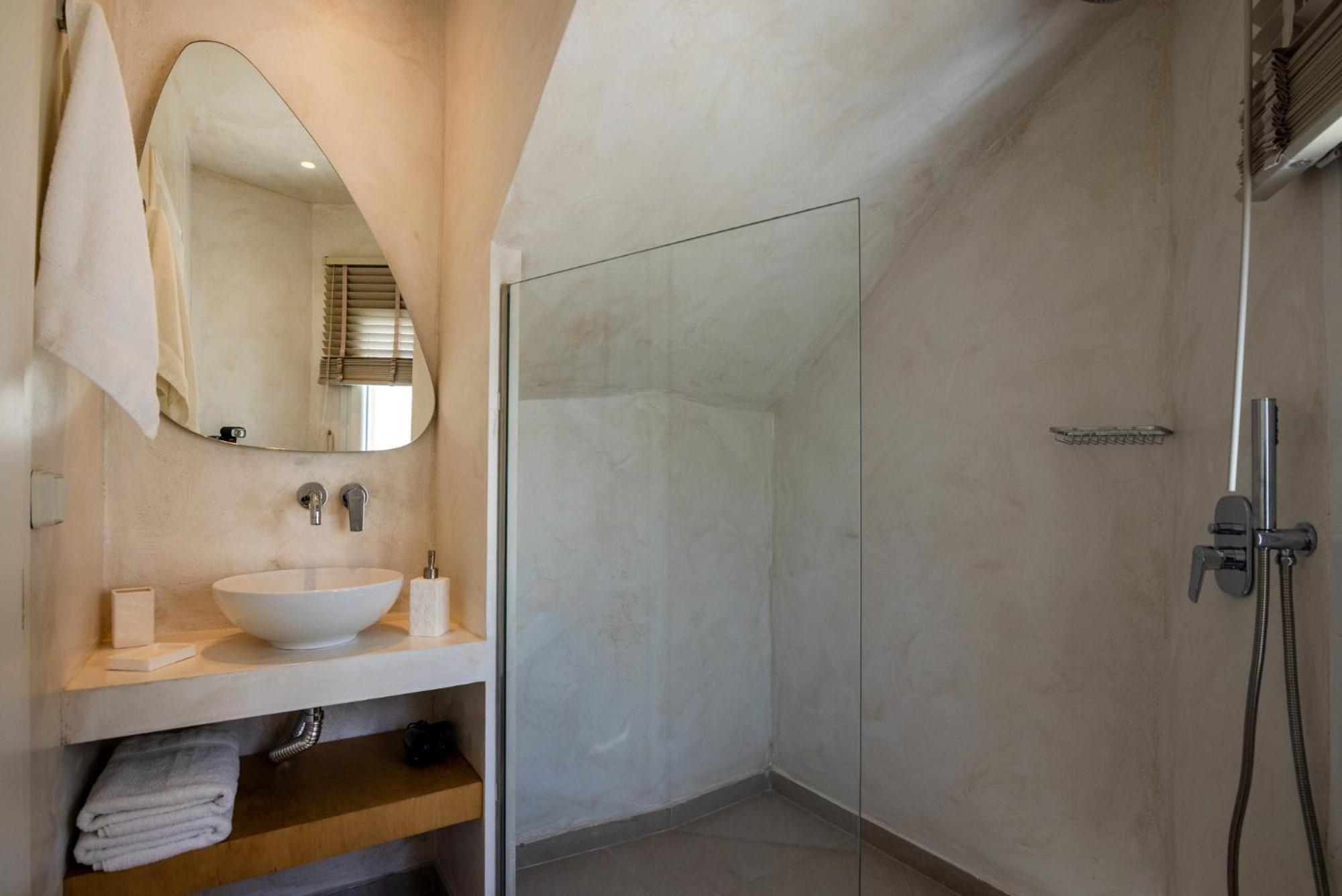 Alora Suites Tínos Rom bilde